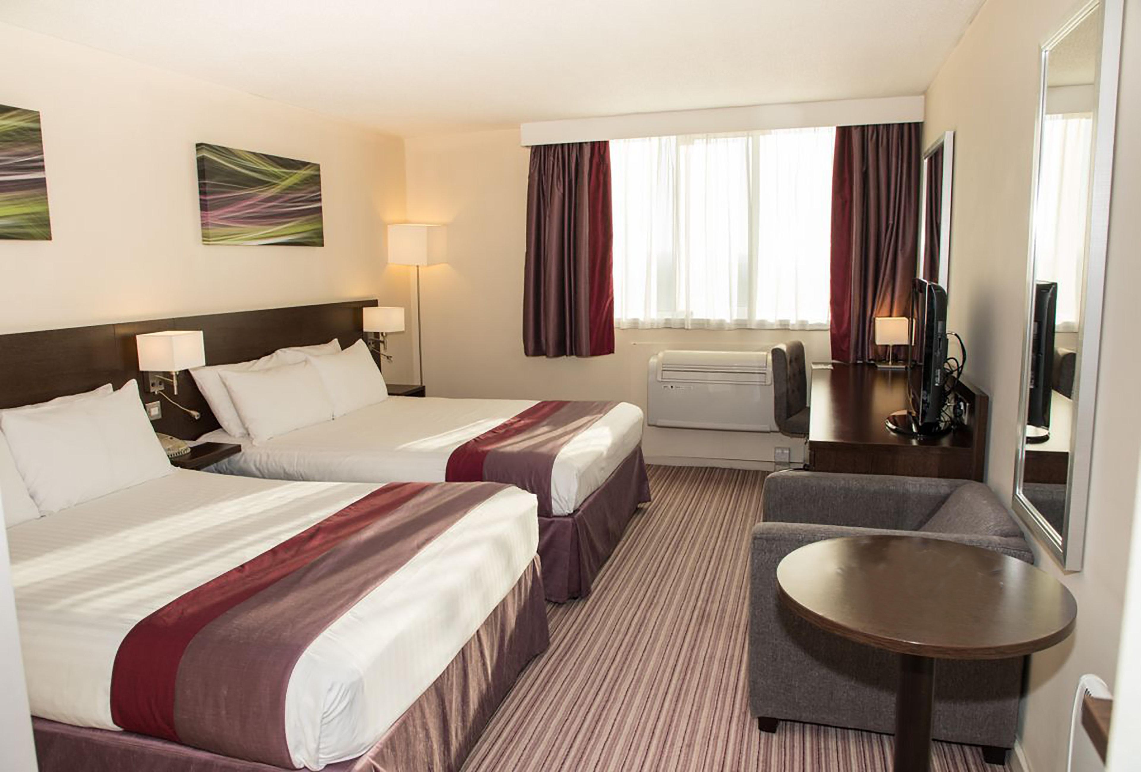 Holiday Inn Slough Windsor, An Ihg Hotel Ngoại thất bức ảnh